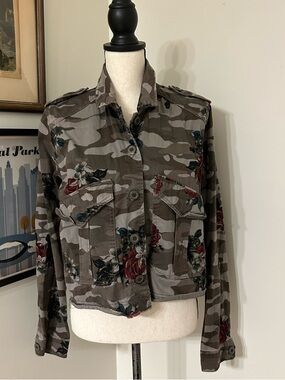 American Rag Camo Floral Cargo Jacket XL Cropped Raw Hem Utility Military Style